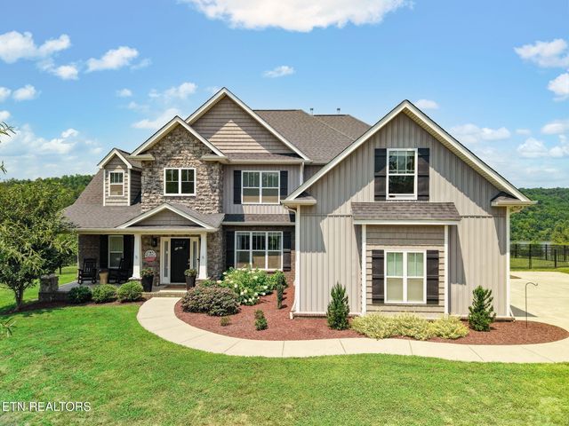 102 Pineberry West Rd, Oak Ridge
