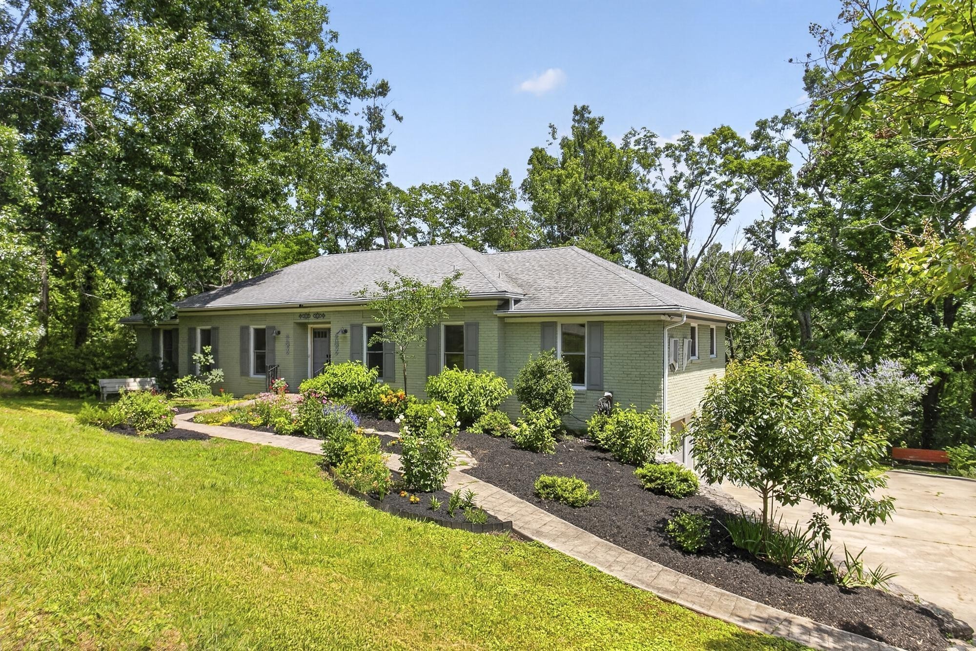 Photo for MLS 3521115 in 1234 Jefferson Davis Dr Brentwood, TN - 37027
