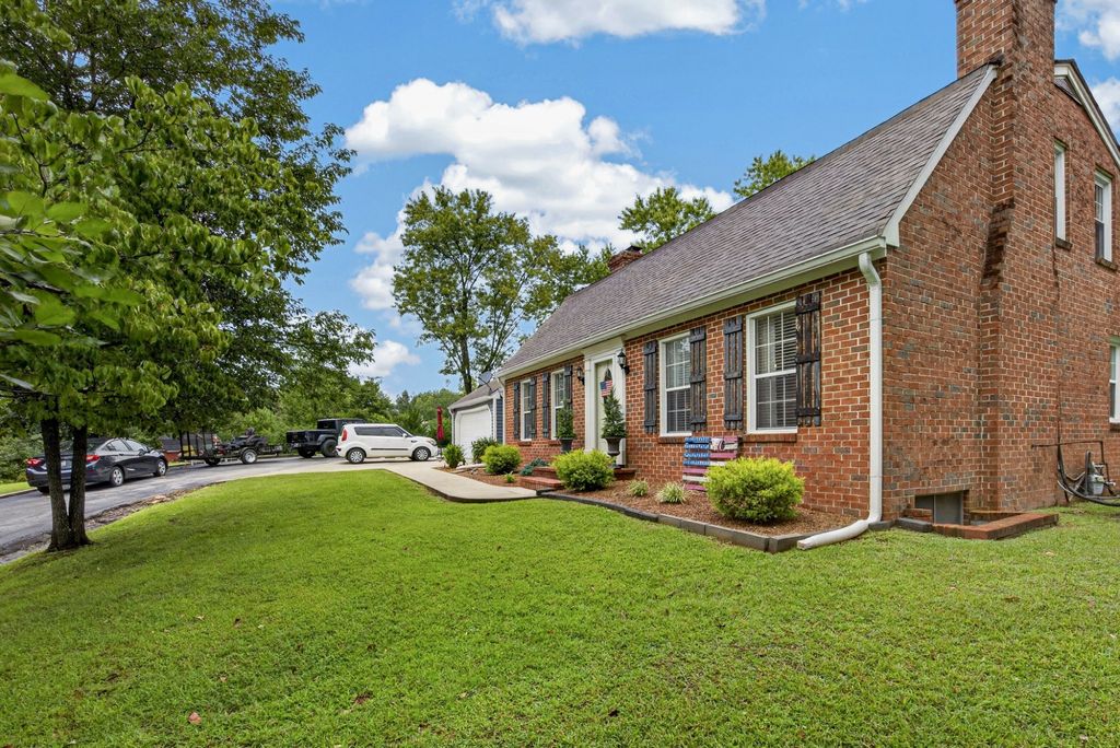115 Sunset Dr, Livingston