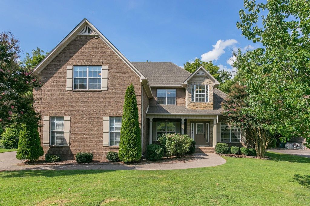 1002 Glessner Dr, Spring Hill