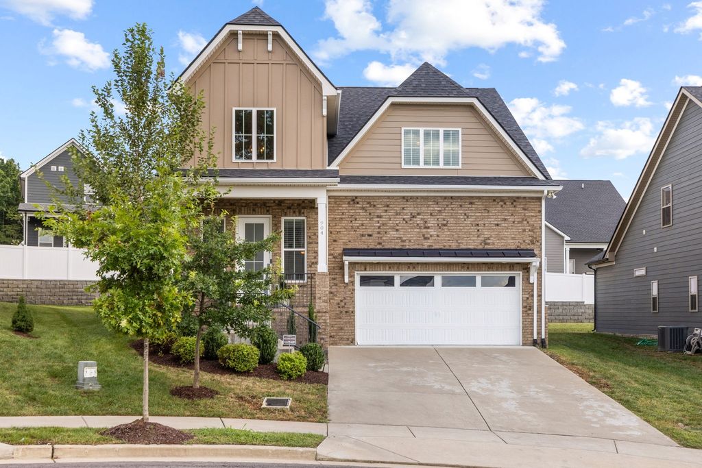 904 Chick Ct, Brentwood