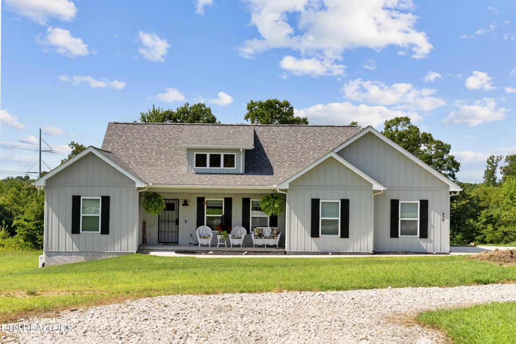 939 Clear Creek Rd, Crossville