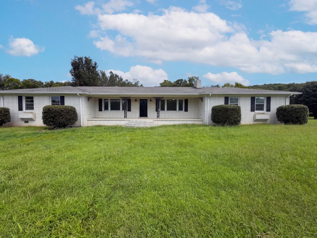 224 Dixon Springs Hwy, Carthage