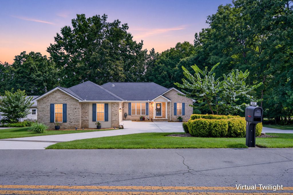 8707 Cherokee Trl, Crossville