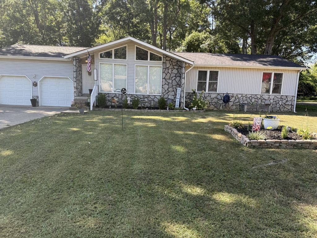 104 Ligon Dr, Shelbyville