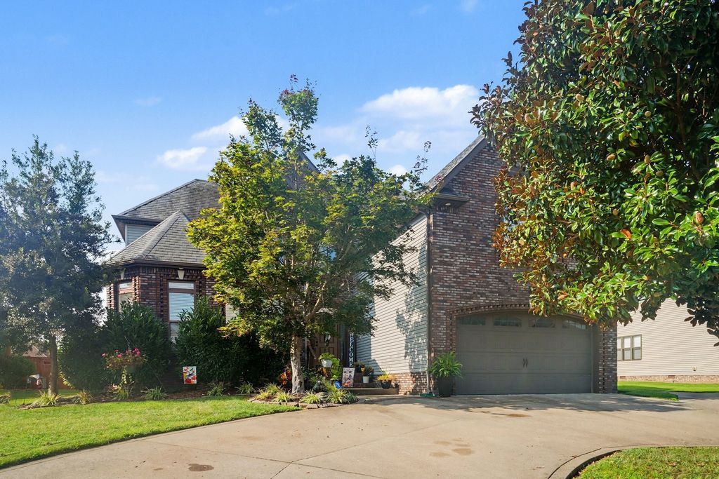 1520 Green Grove Way, Clarksville