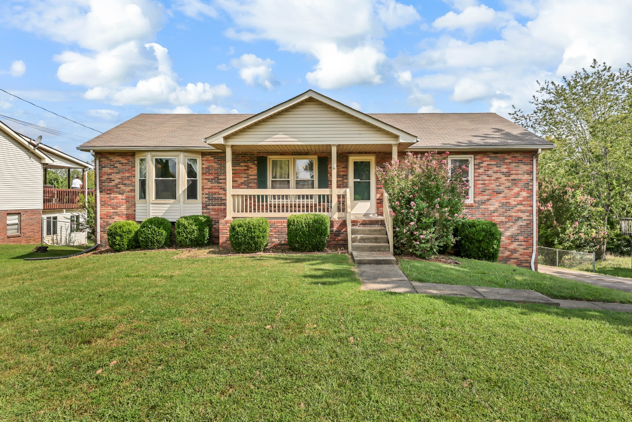 Home for sale in 921 Lindsey Dr Clarksville, TN