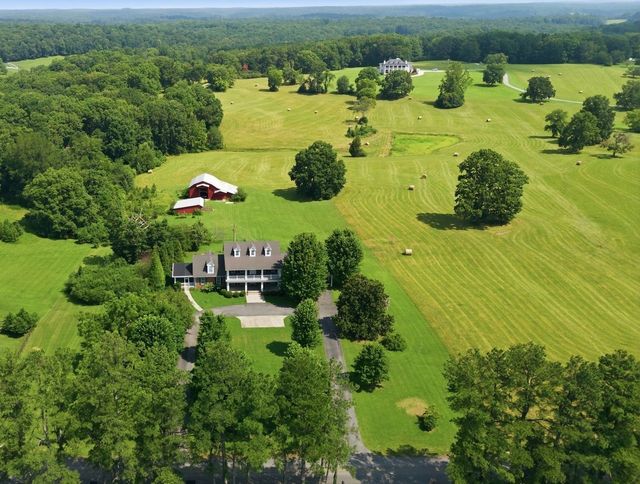 444 Old Pond Lane, Dickson