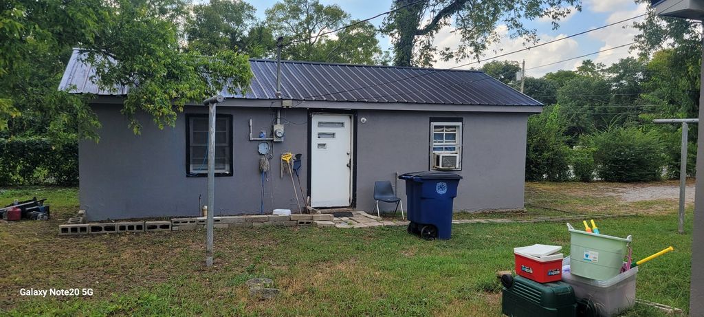 412 Bird St 412a 412b 414a 414b, Shelbyville