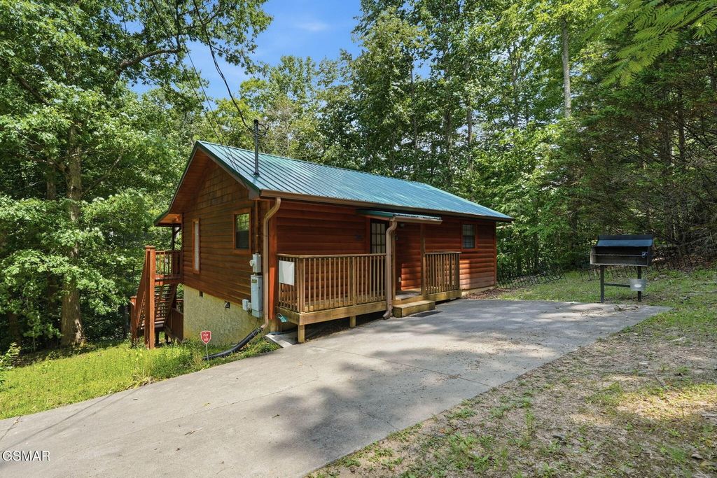 2230 Cove Creek Drive, Sevierville