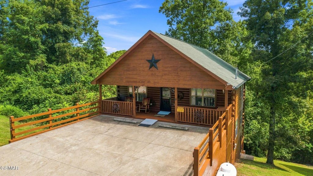 440 Oak Sky Way, Sevierville