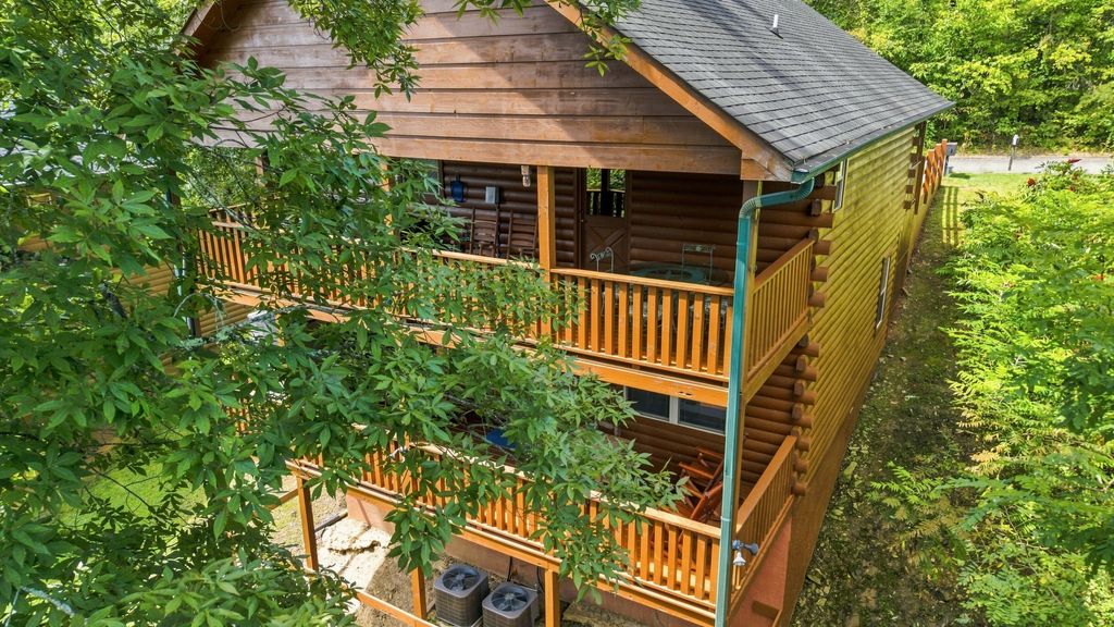 440 Oak Sky Way, Sevierville