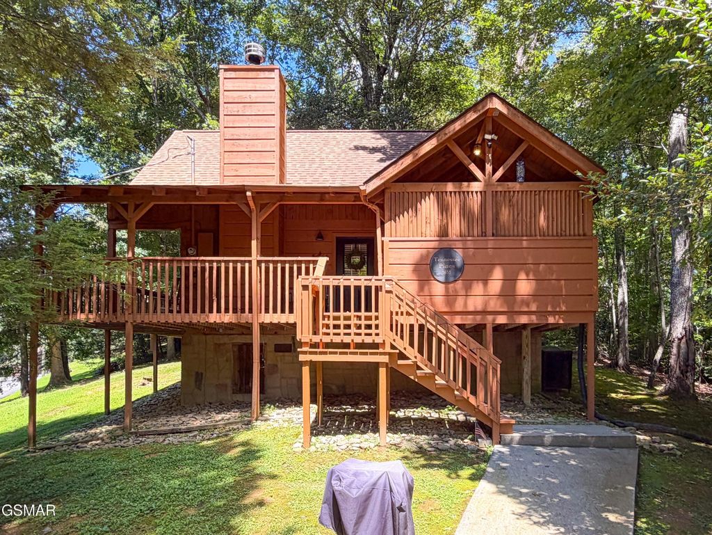 3653 Country Pines Way, Sevierville