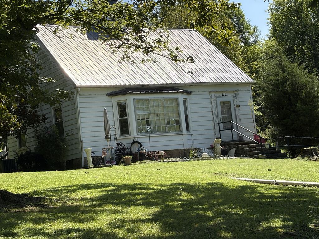 115 Sunset Dr, Pulaski