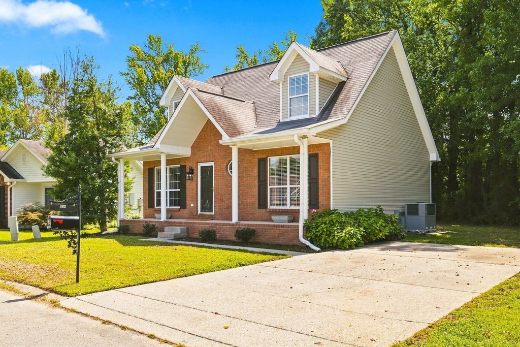 102 Westchester Dr, White House