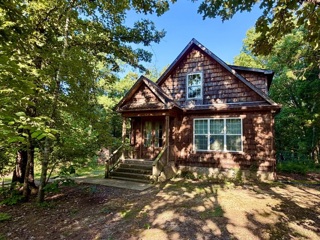 663 Promise Land Rd, Charlotte
