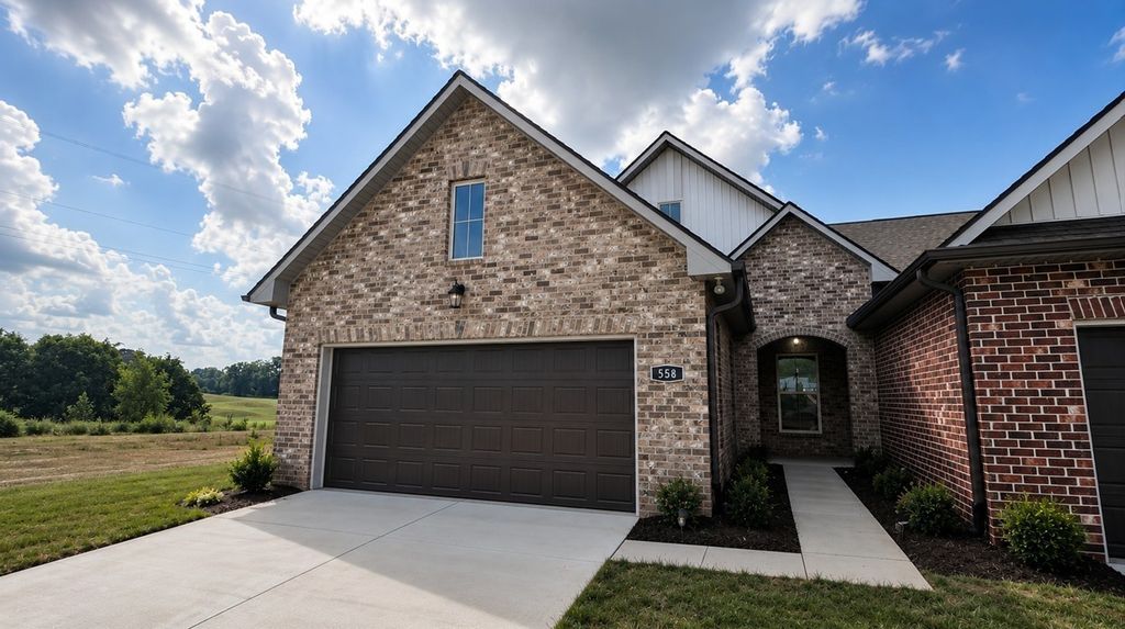 558 W Foxrun, Springfield