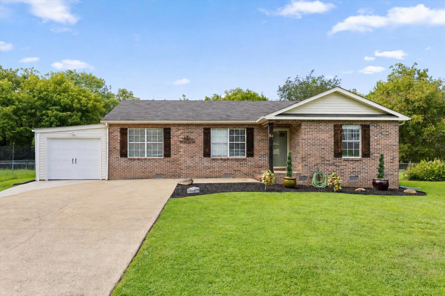 Photo of Listing #3525597