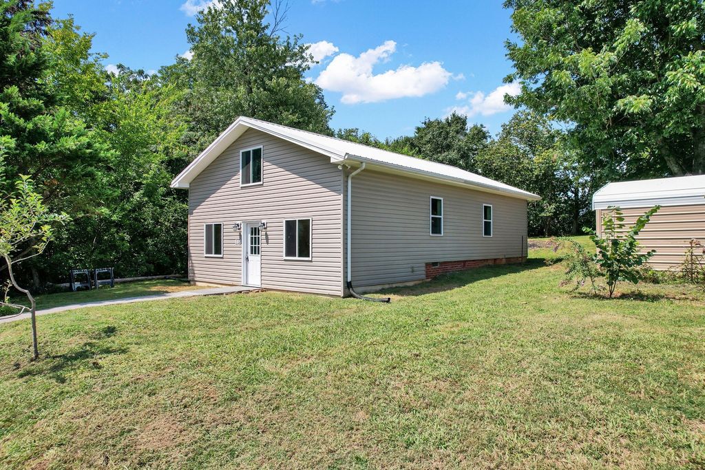 115 County Road 497, Etowah