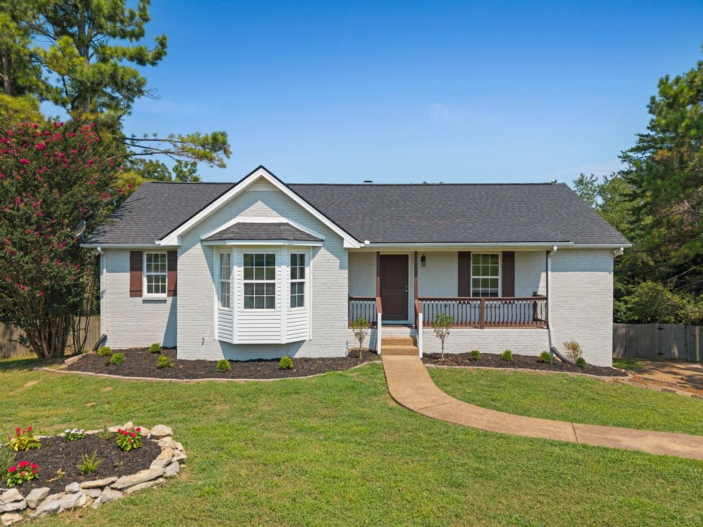 7817 Shauna Cir, Fairview