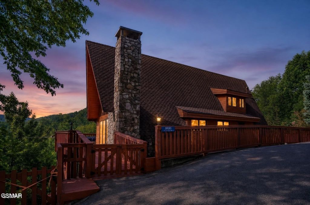 1109 Ski View Drive, Gatlinburg