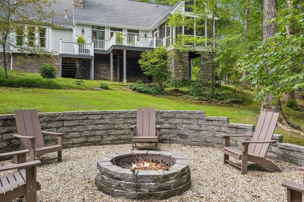 1006 Champion Hills Dr, Kingston Springs
