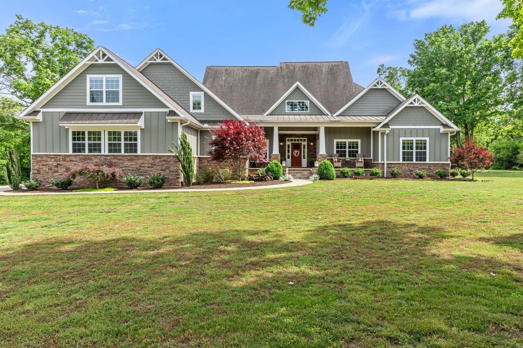 587a Douglas Ln, Gallatin