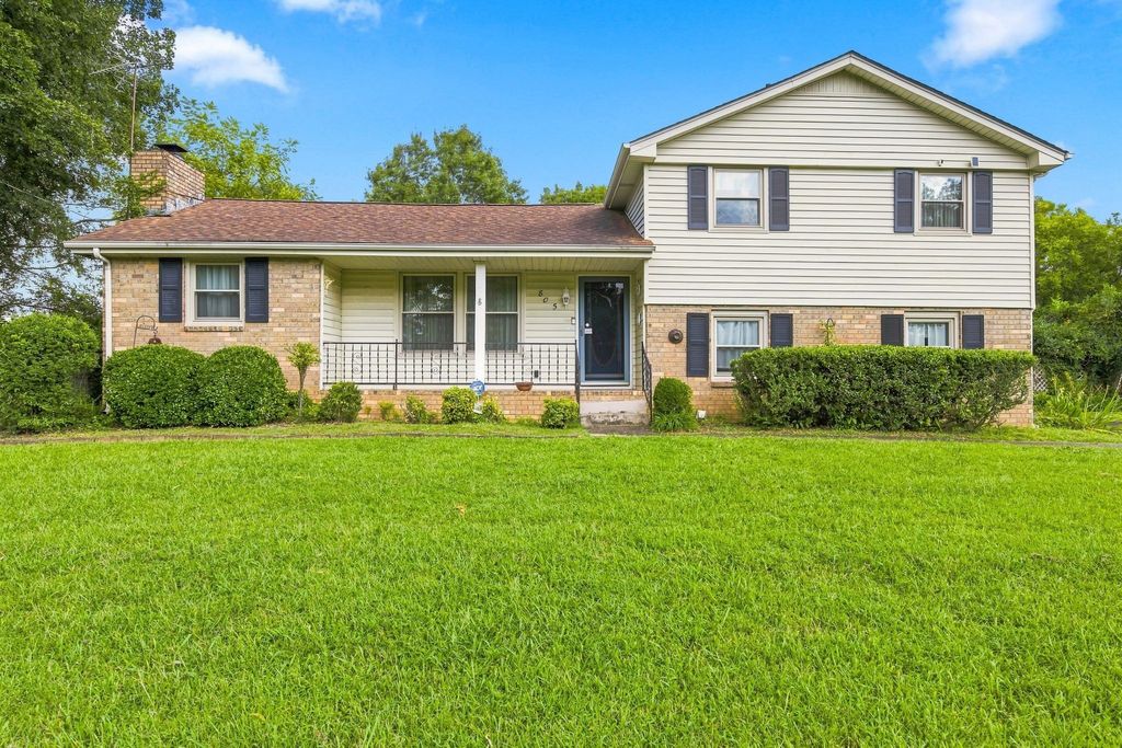 805 General Forrest Dr, Smyrna