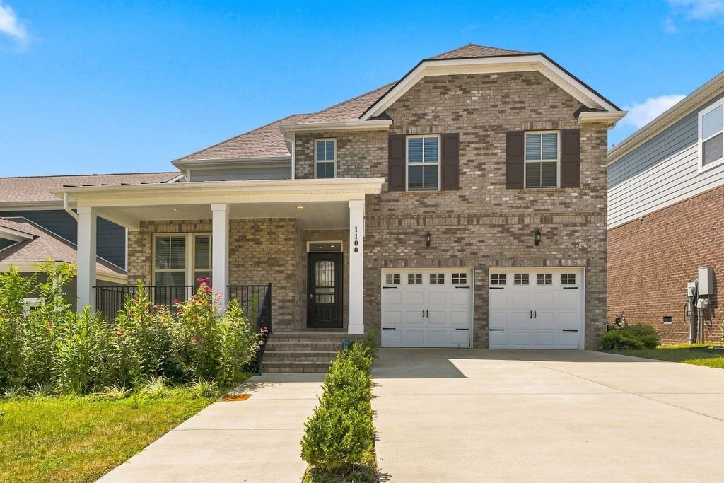 1100 Pebble Run Rd, Hendersonville