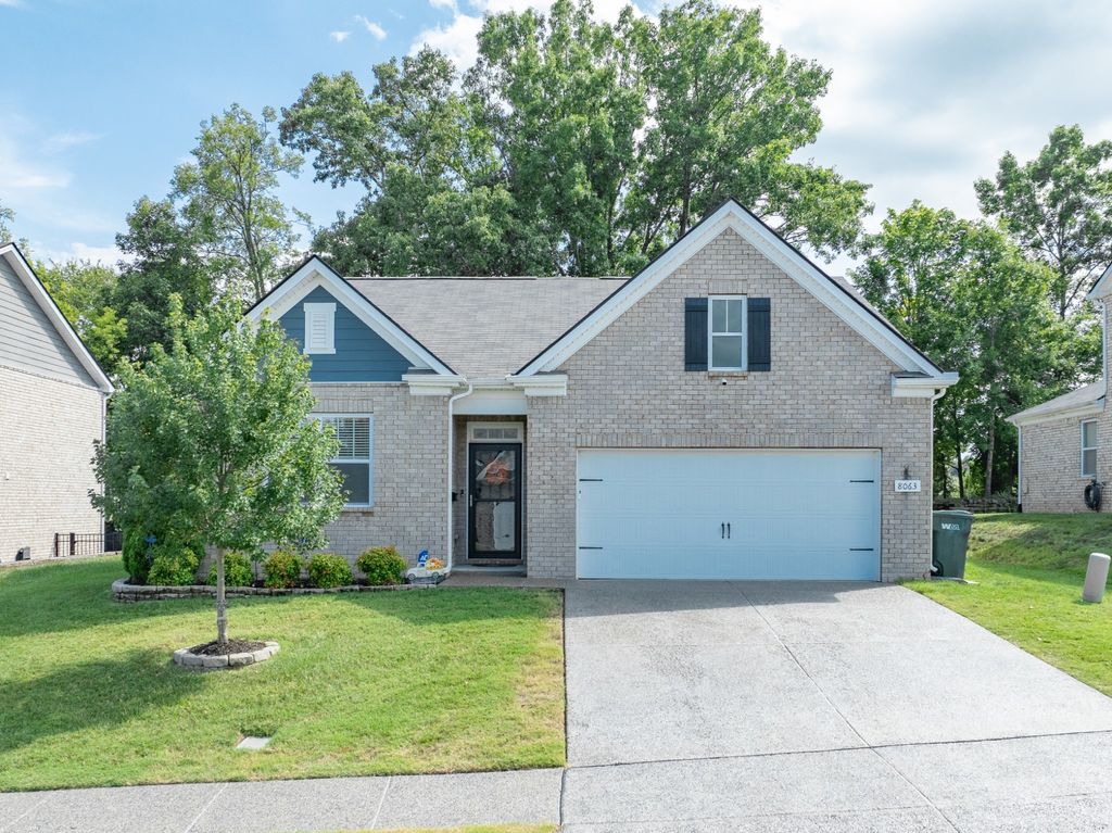 8063 Forest Hills Dr, Spring Hill