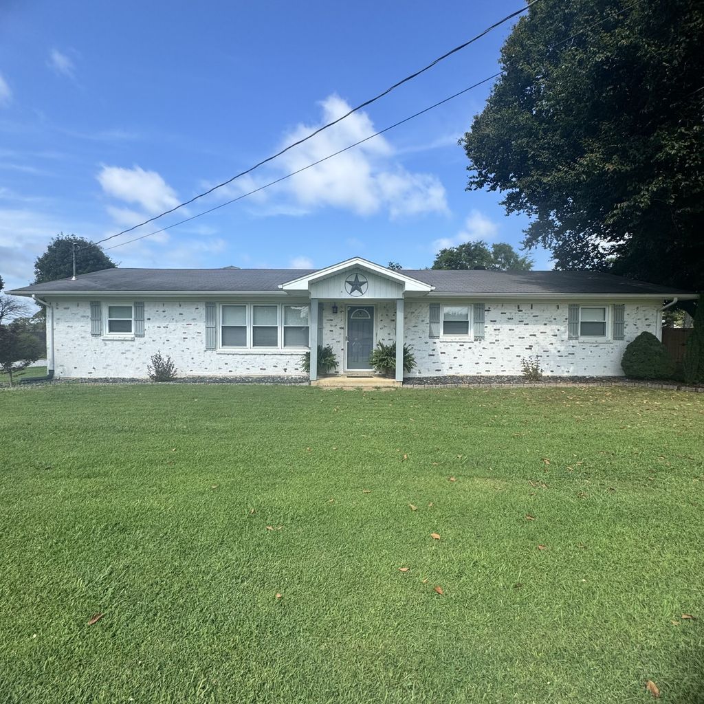 154 Eaton Ln, Manchester