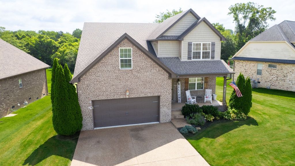 107 Ten Oaks Drive, Lebanon