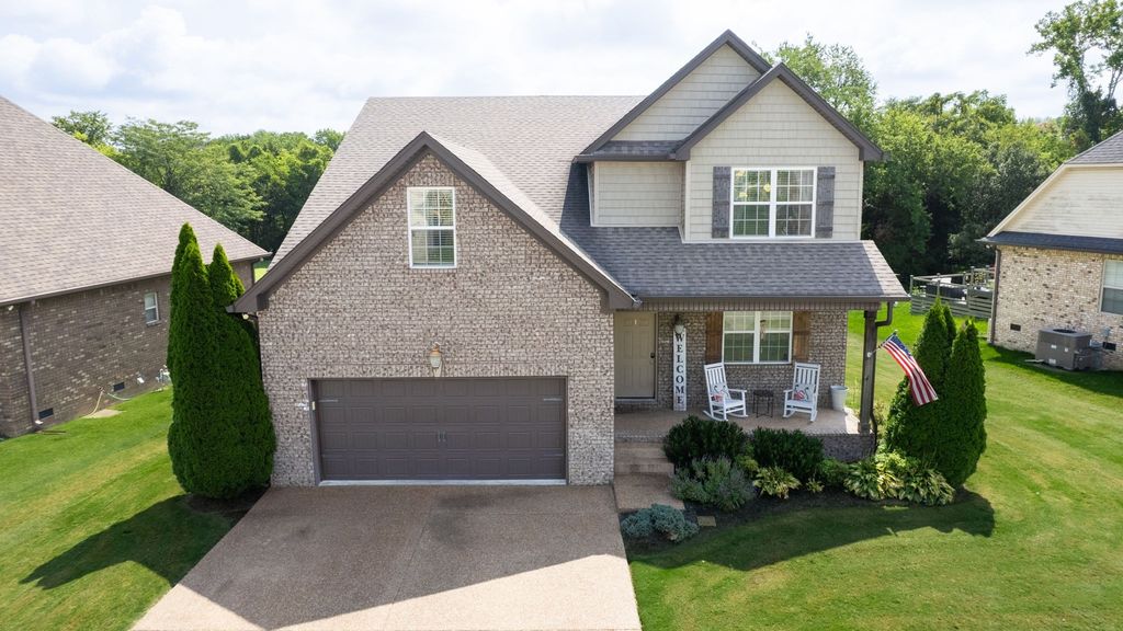 107 Ten Oaks Drive, Lebanon