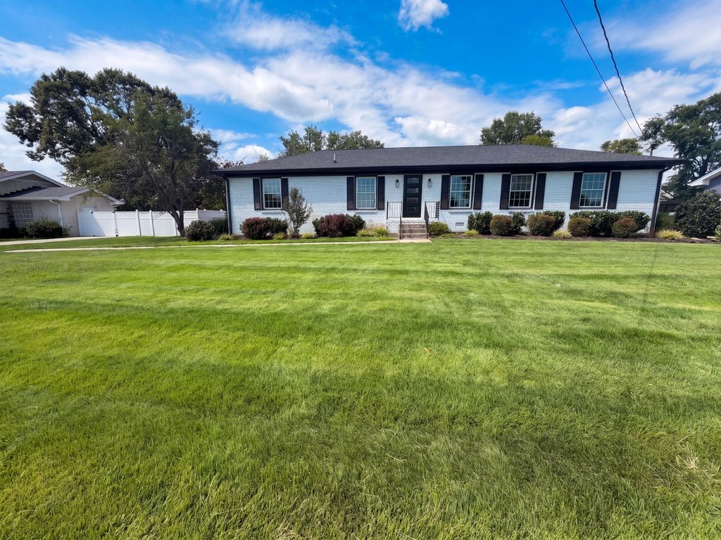 235 Sumner Ave, Gallatin