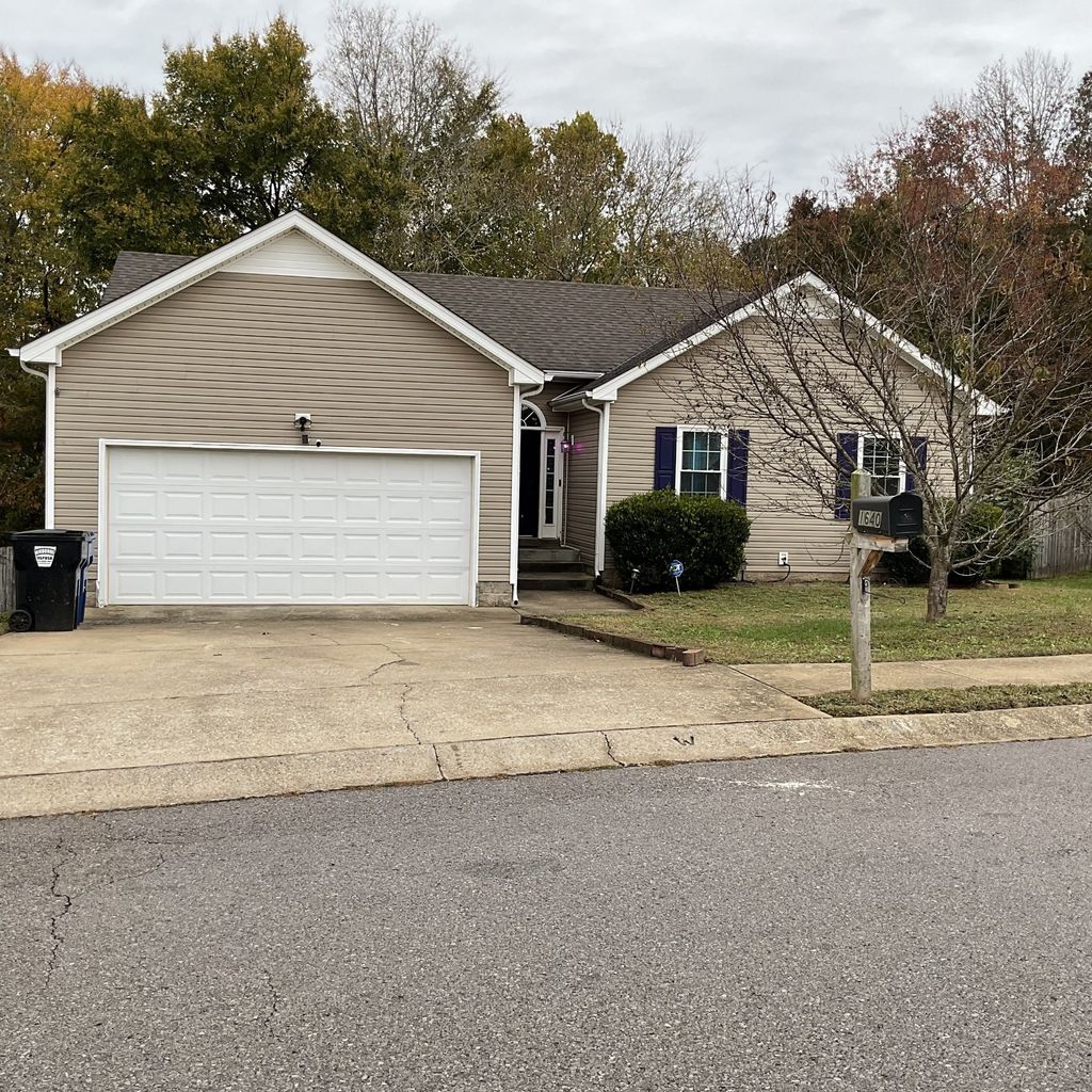1640 Broad Cir, Clarksville