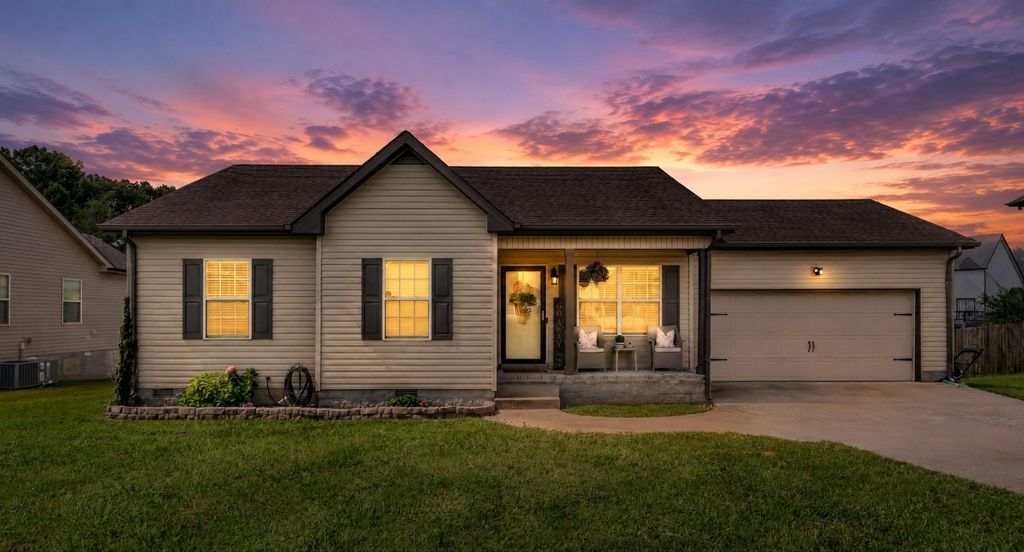 552 Tracy Ln, Clarksville