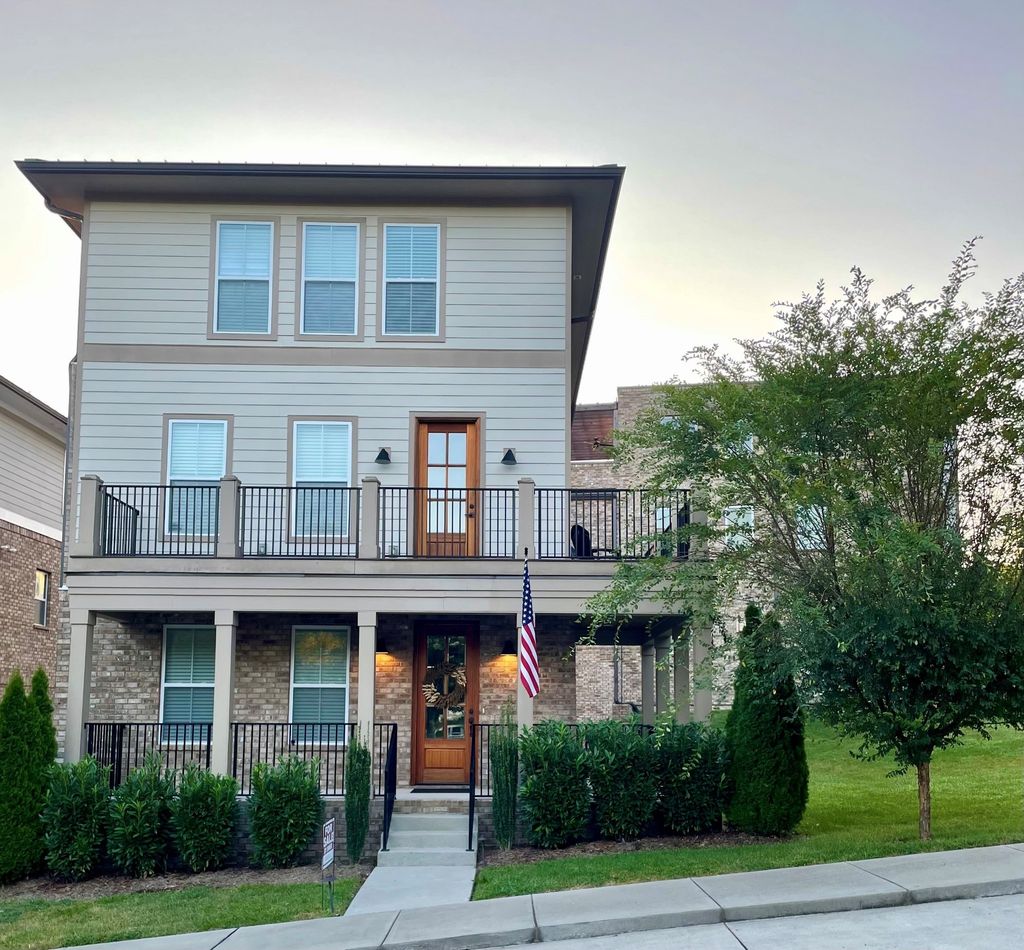 111 Demoss Rd, Nashville