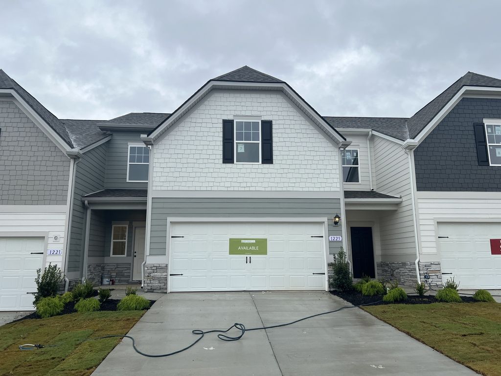 1225 Bronte Dr, Smyrna