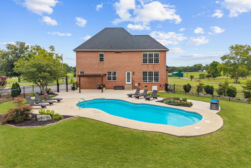 299 Karlee Dr, Lebanon