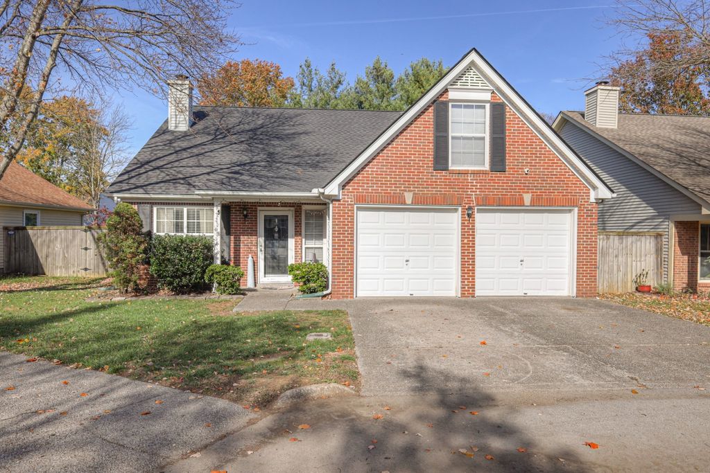418 Newbary Ct, Franklin