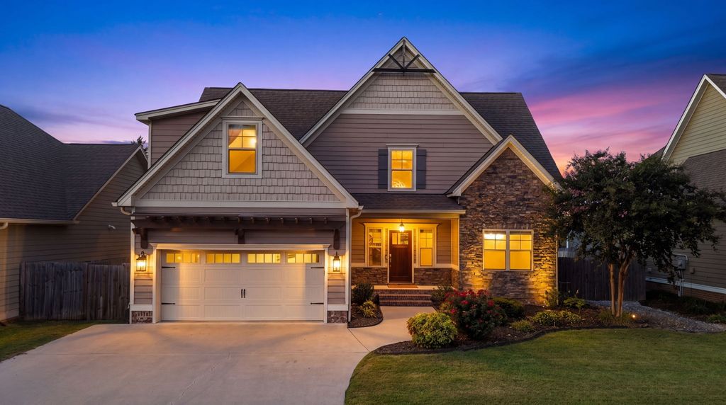 2620 Middleton Ln Nw, Cleveland