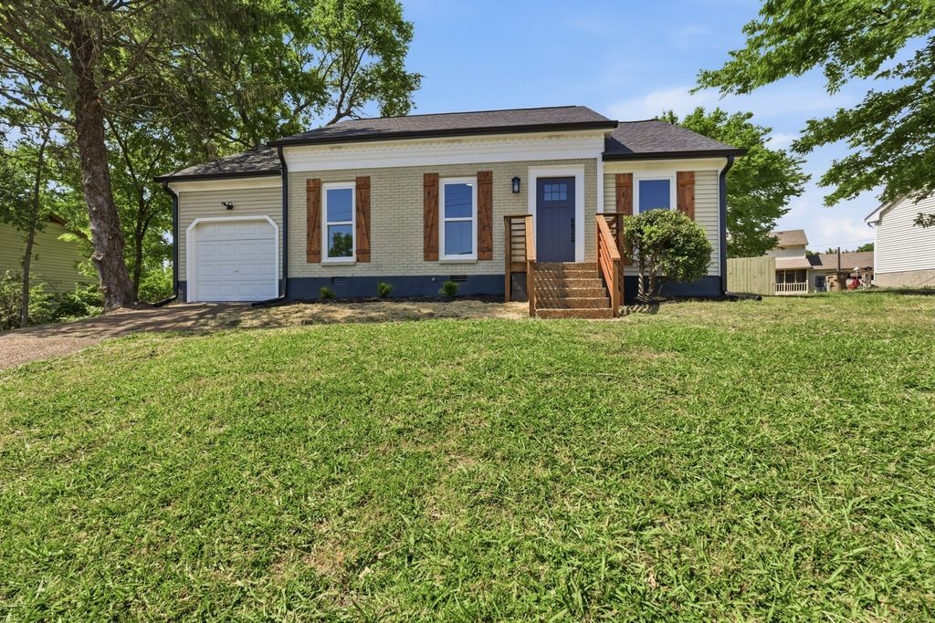 737 Heritage Dr, Madison