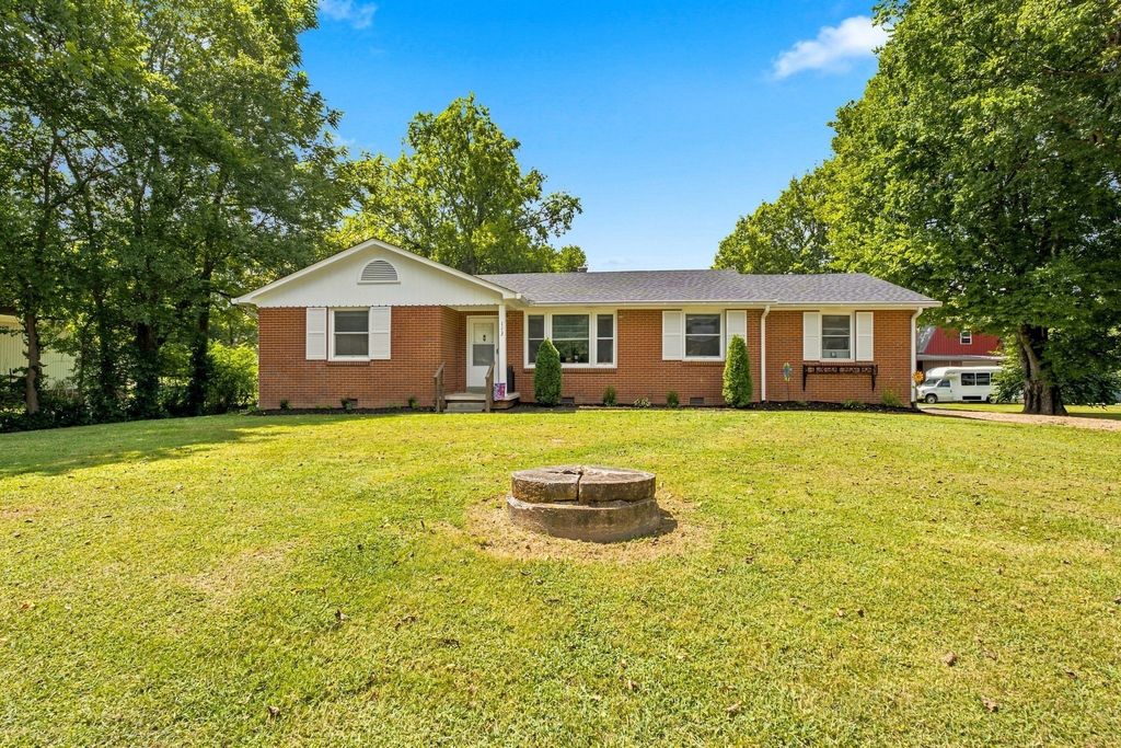 113 Sunset Dr, Gallatin