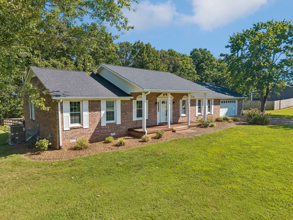 140 Ashley Marie Dr, Hohenwald