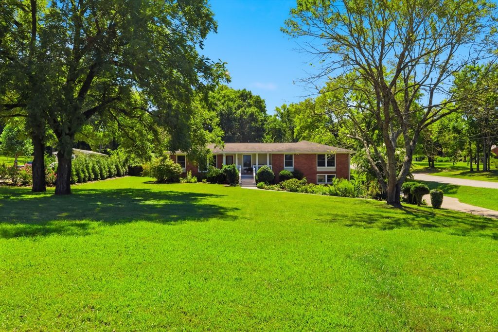 7875 Highway 100, Nashville
