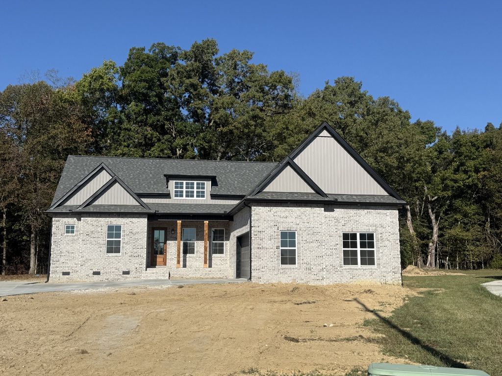 121 Settlers Trace, Tullahoma
