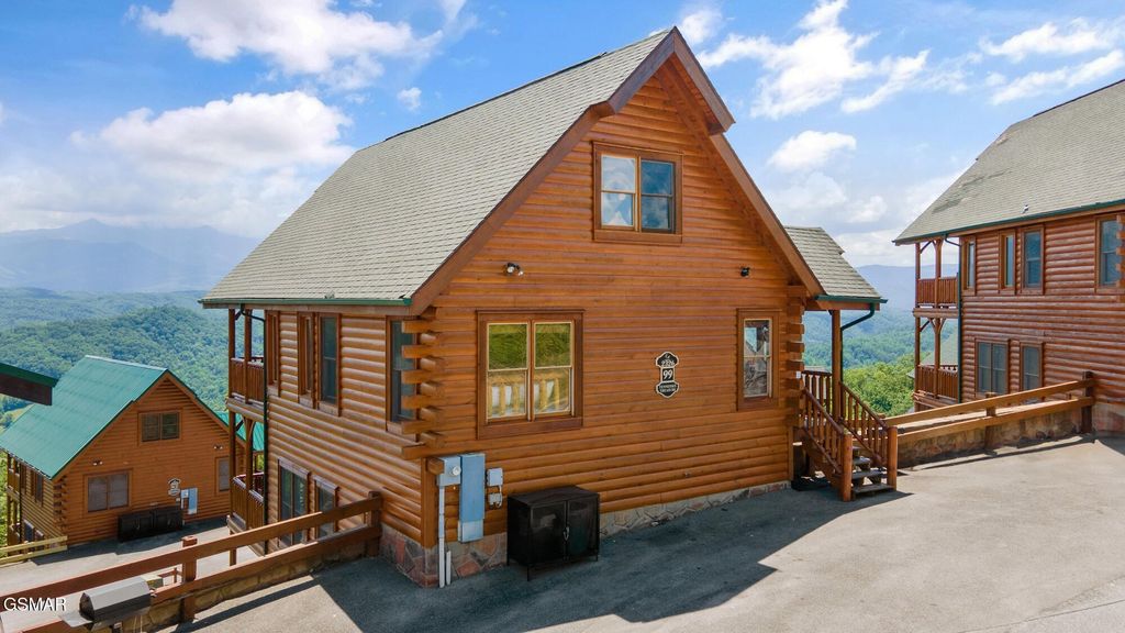 2326 Top Of The World Drive, Sevierville