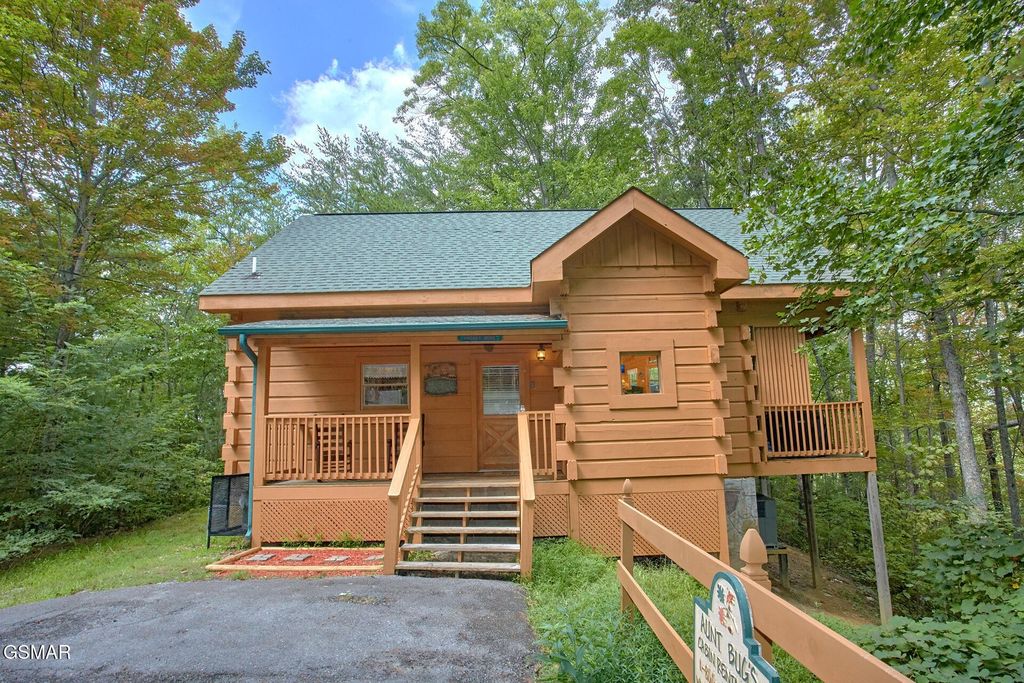 3198 Emerald Springs Loop, Sevierville