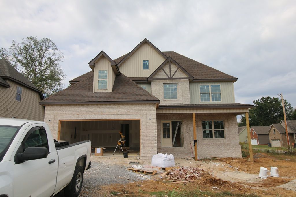 64 Sycamore Hill, Clarksville