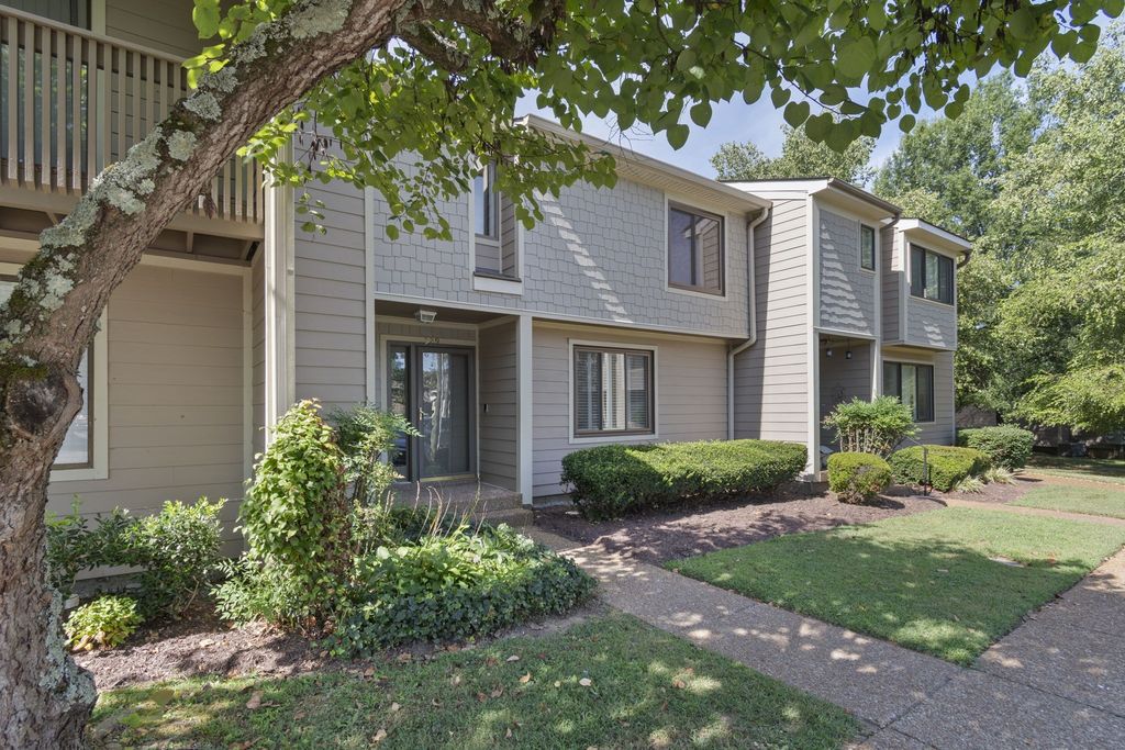 529 Belle Pointe Ct, Nashville